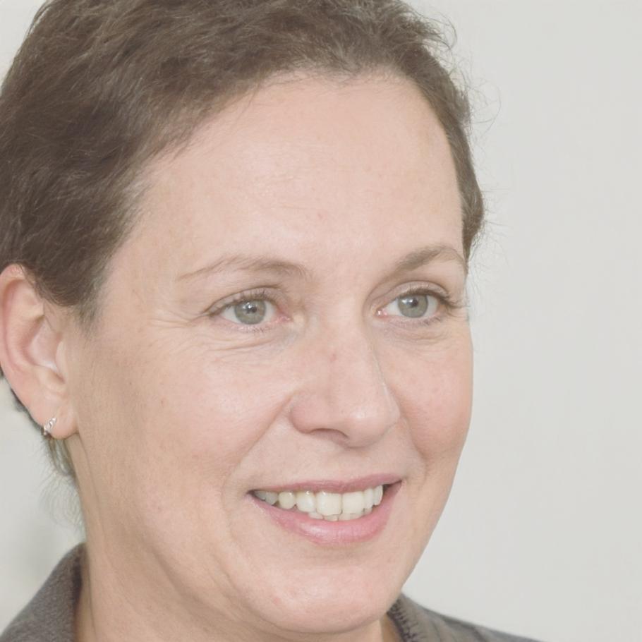 Martina Schneider, Finanzexpertin und Kursleiterin